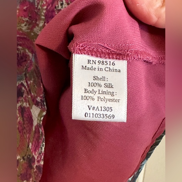 Coldwater Creek (size PL)Silk Pink/Green/Blue V-neck Blouse with 3/4  Sleeves - Picture 10 of 12